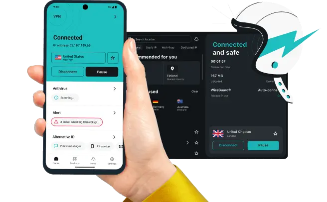 一只手拿着一部打开了 Surfshark 应用程序的智能手机,背景中显示着应用程序界面。